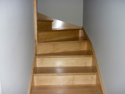 Ponçage, teinte et vitrification d'escalier