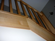 Ponçage, teinte et vitrification d'escalier